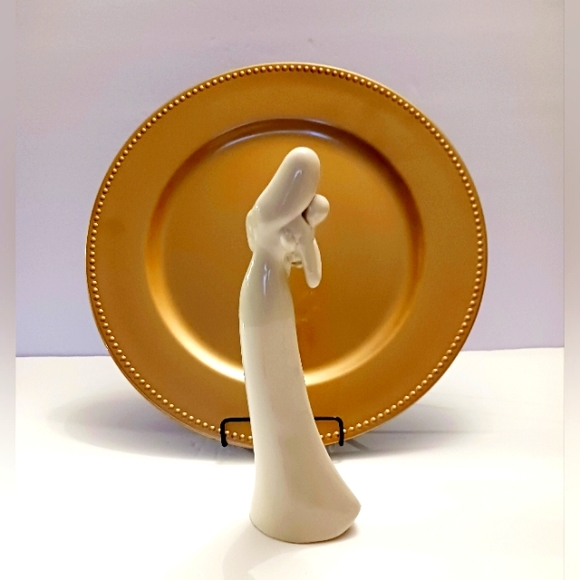 Mother with Child Ceramic Figurine - Picture 4 of 4